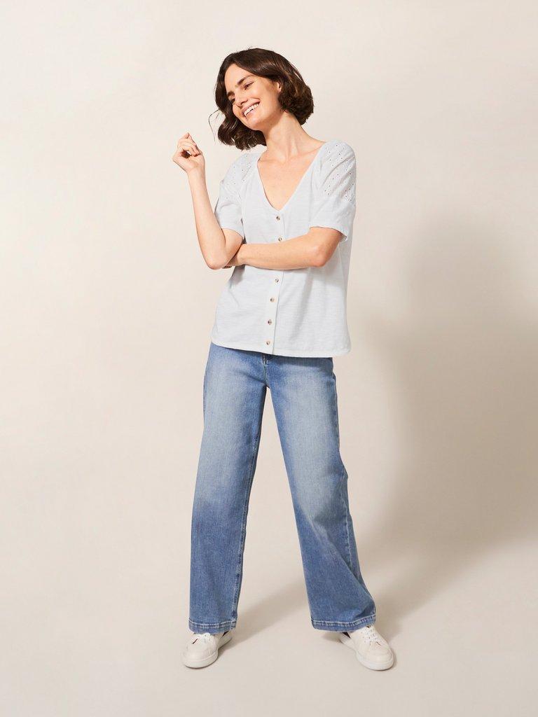 BRODERIE MIX TWO WAY TOP in BRIL WHITE - MODEL FRONT