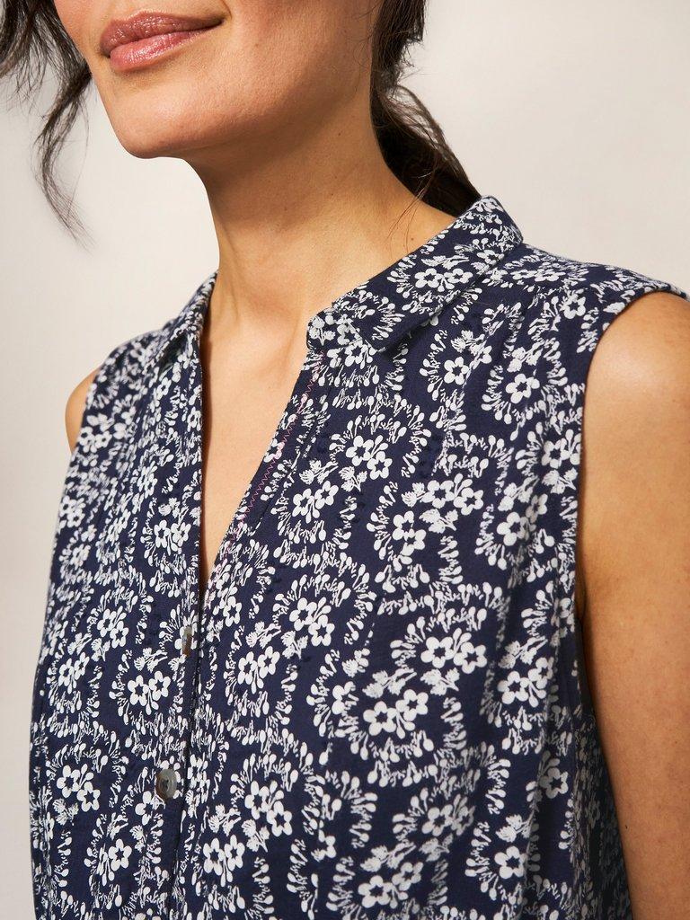 EMBER LONGLINE SHIRT in NAVY PR - MODEL DETAIL