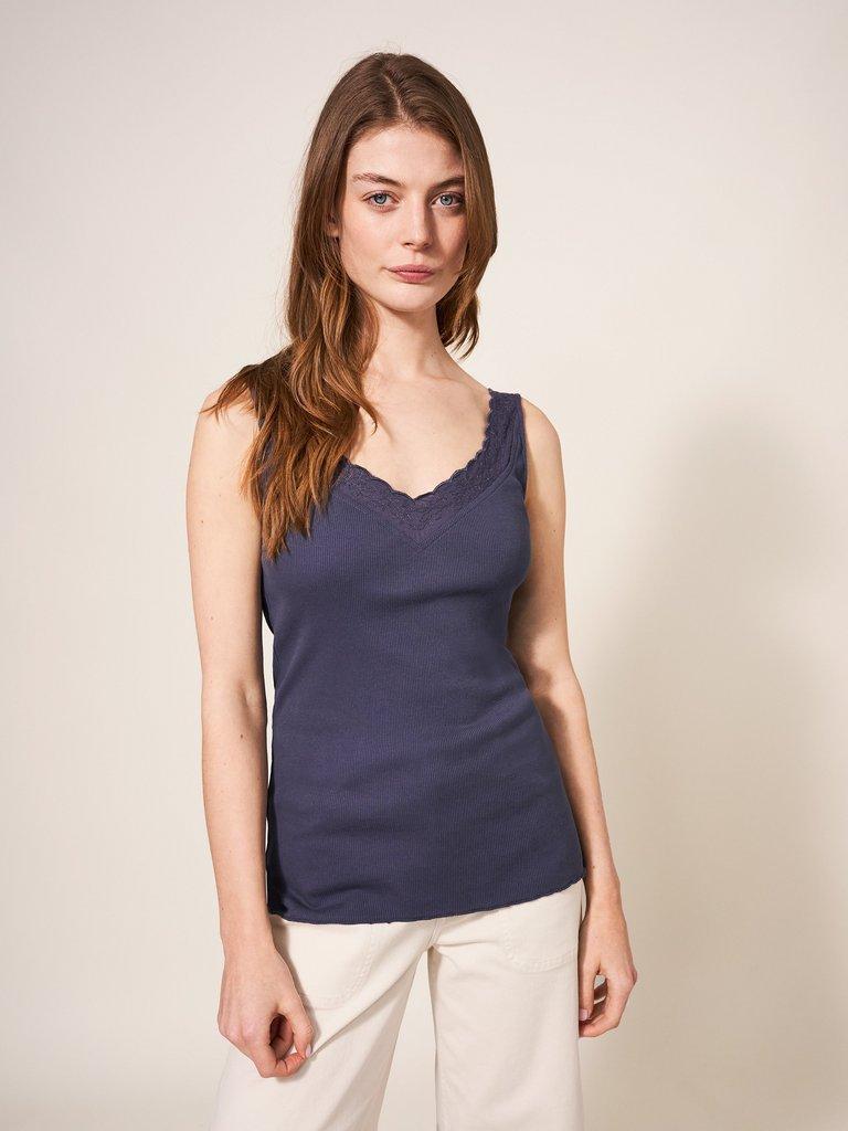 SEABREEZE VEST V NECK in DUS PURPLE - MODEL DETAIL