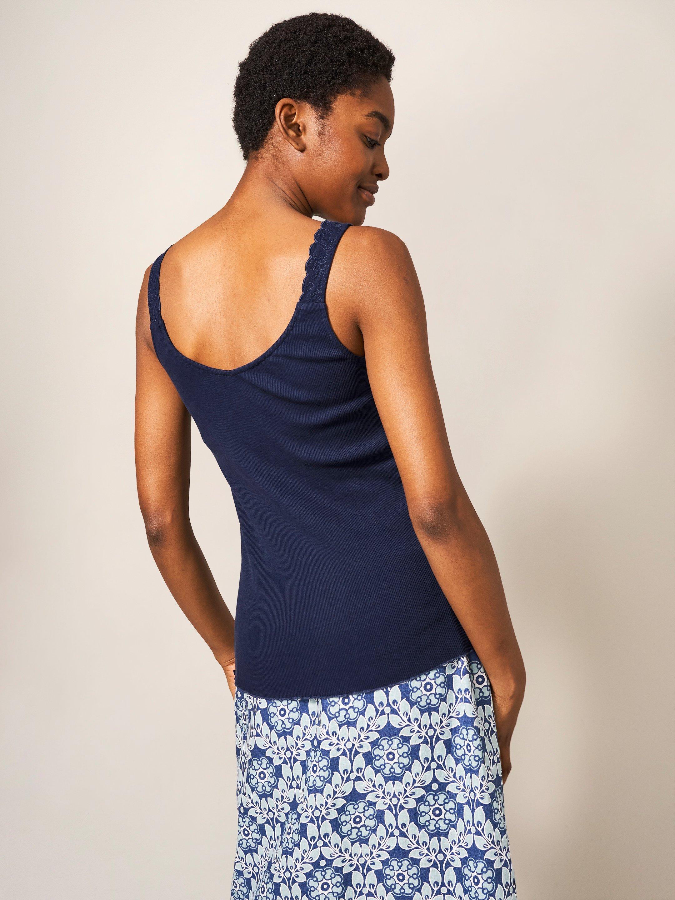 SEABREEZE VEST V NECK in FR NAVY - MODEL BACK