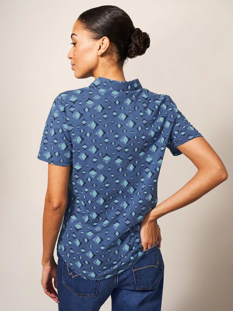 Penny Pocket Cotton Jersey Shirt in BLUE PR - MODEL BACK