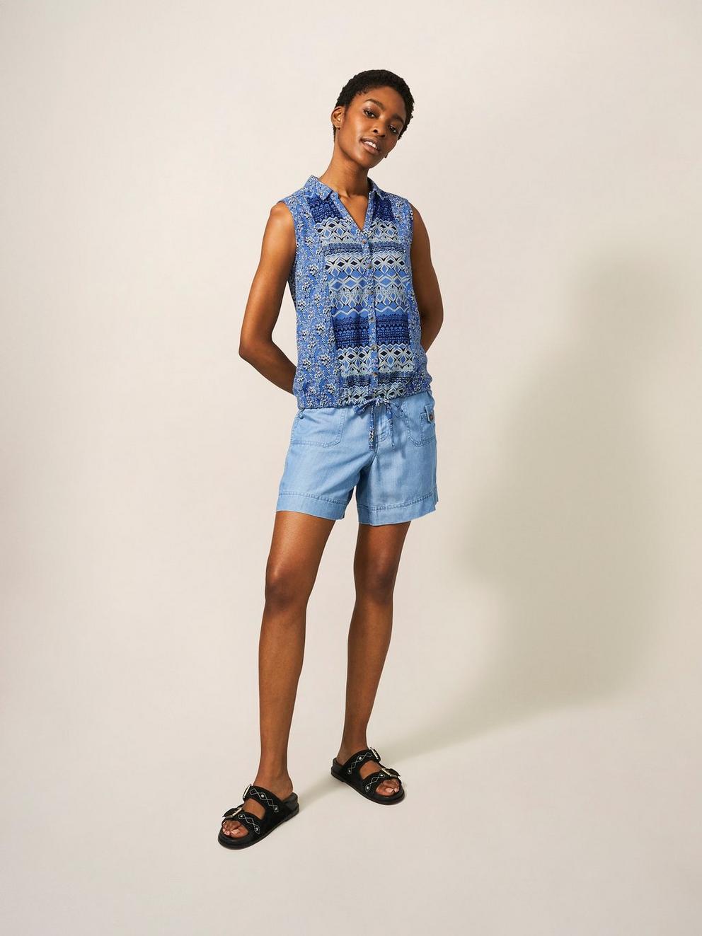 FLOWING GRASSES JERSEY SHIRT in BLUE PR - MODEL FRONT