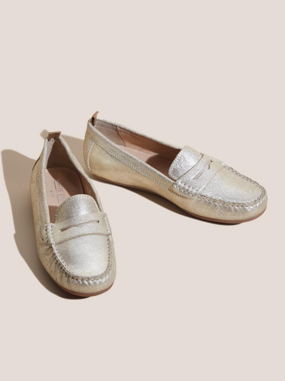 Leather Driving Moccasin in GLD TN MET - FLAT FRONT