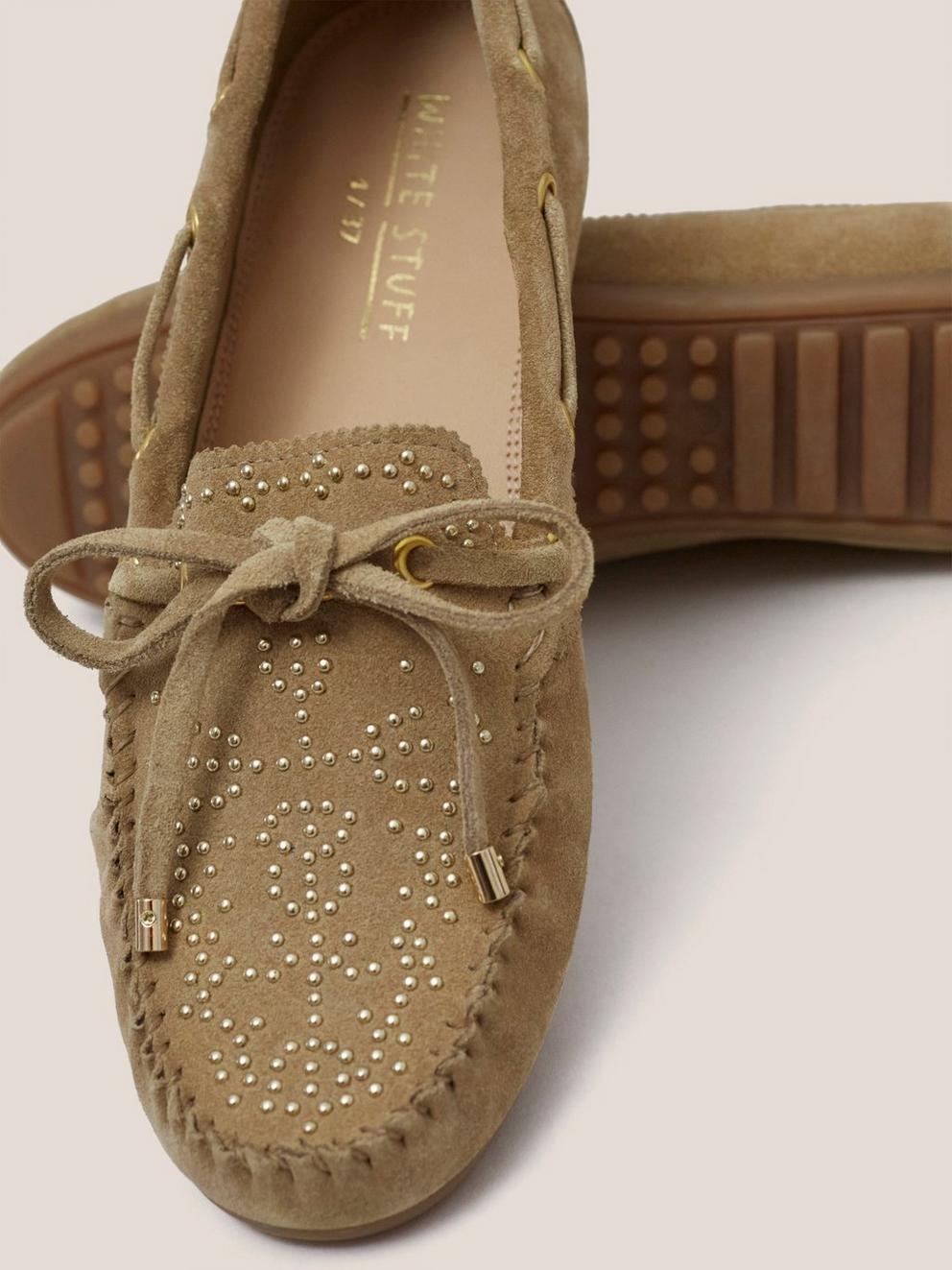 Pinstud Suede Moccasin in LGT NAT - FLAT DETAIL