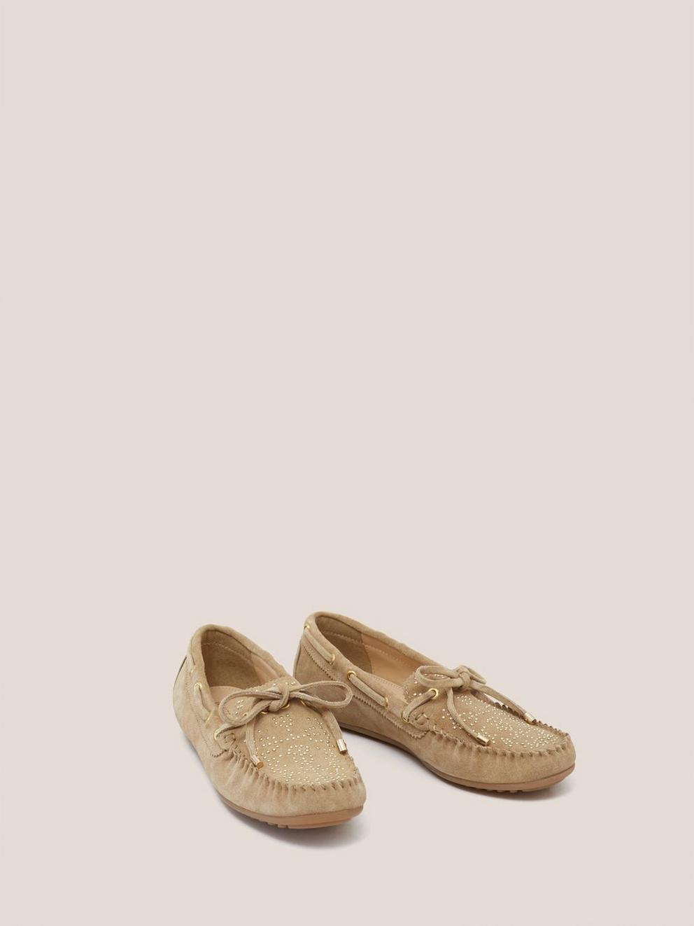 Pinstud Suede Moccasin in LGT NAT - FLAT FRONT