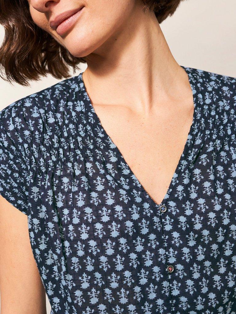 Rae Organic Vest Cotton in NAVY MULTI - MODEL DETAIL
