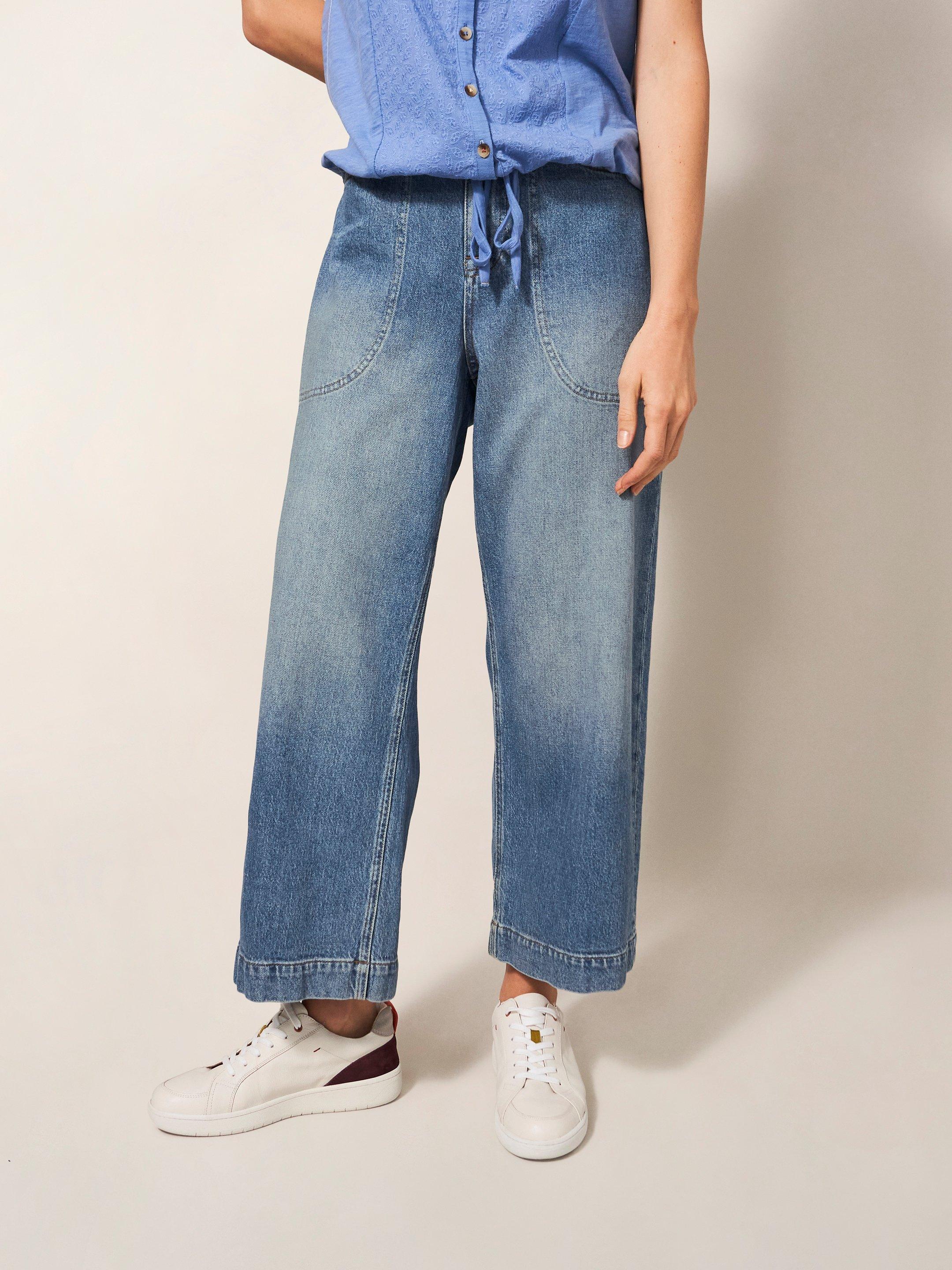Tia Wide Leg Crop Jeans in LGT DENIM - LIFESTYLE