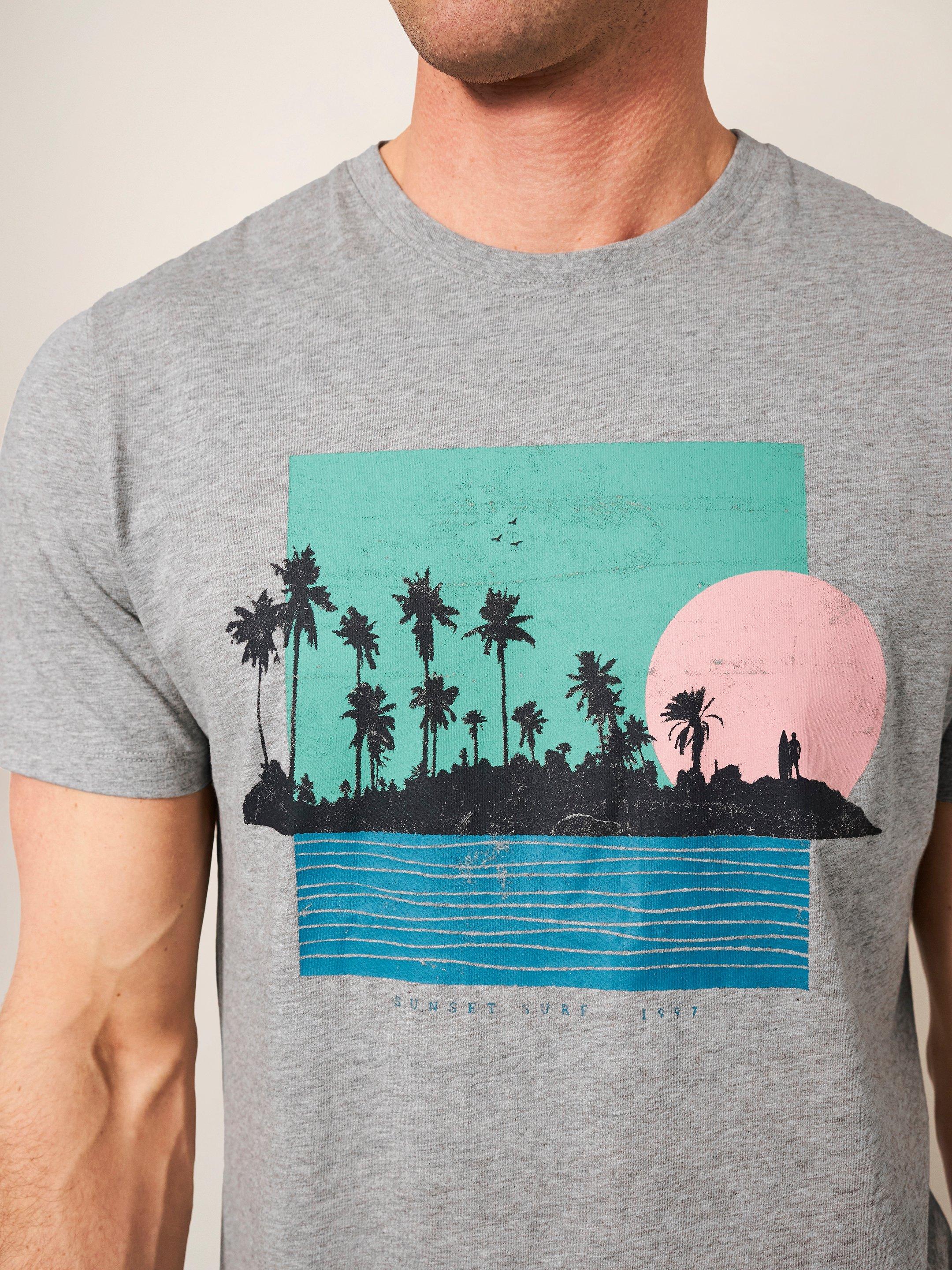 Sunset Surf Graphic Tee in GREY MARL - MODEL DETAIL