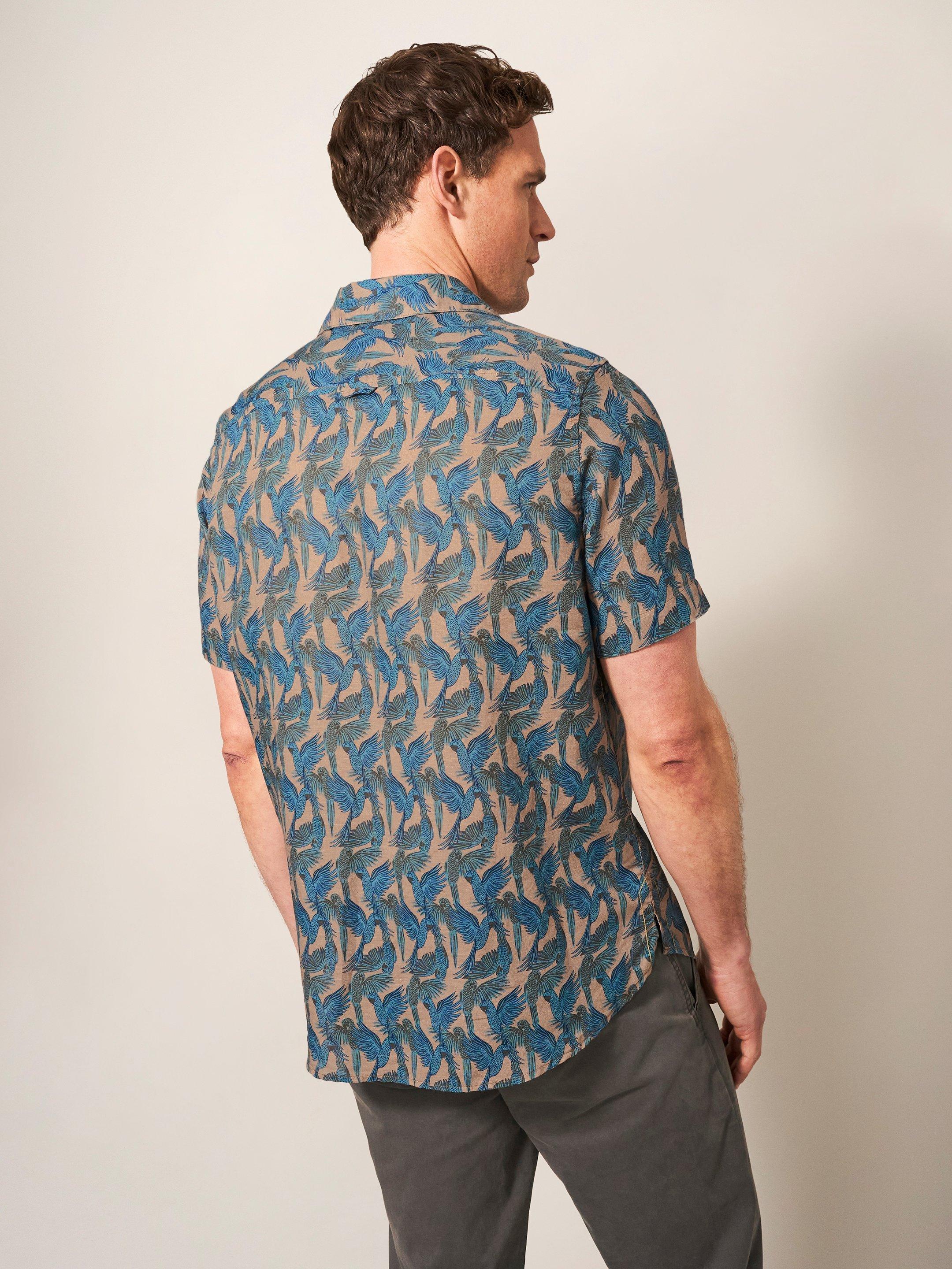 Waving Parrot Printed SS Shirt in MID PINK - MODEL BACK