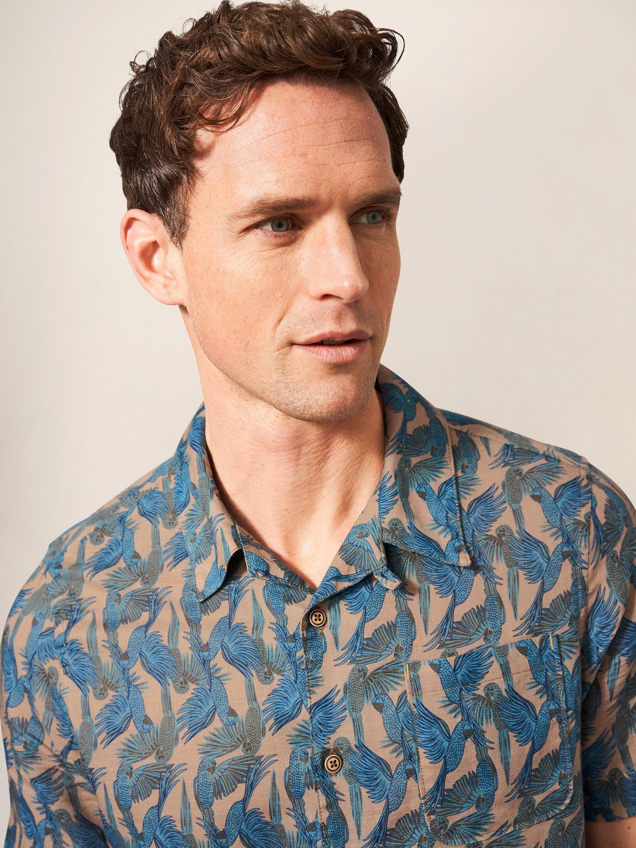 Waving Parrot Printed SS Shirt in MID PINK - MODEL DETAIL
