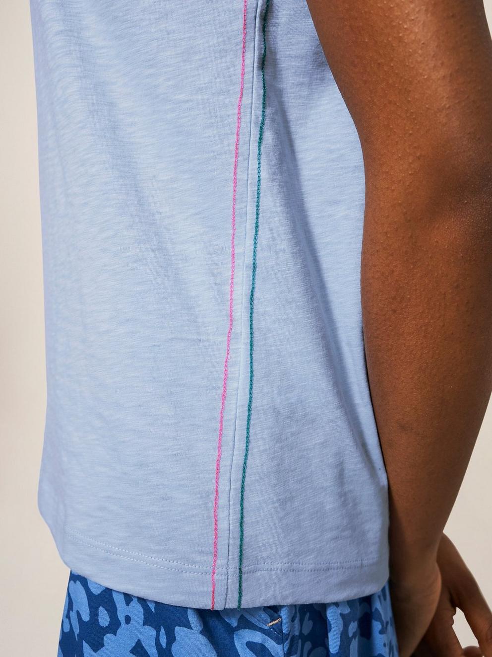 Nelly Print Teeshirt in BLUE MLT - MODEL DETAIL