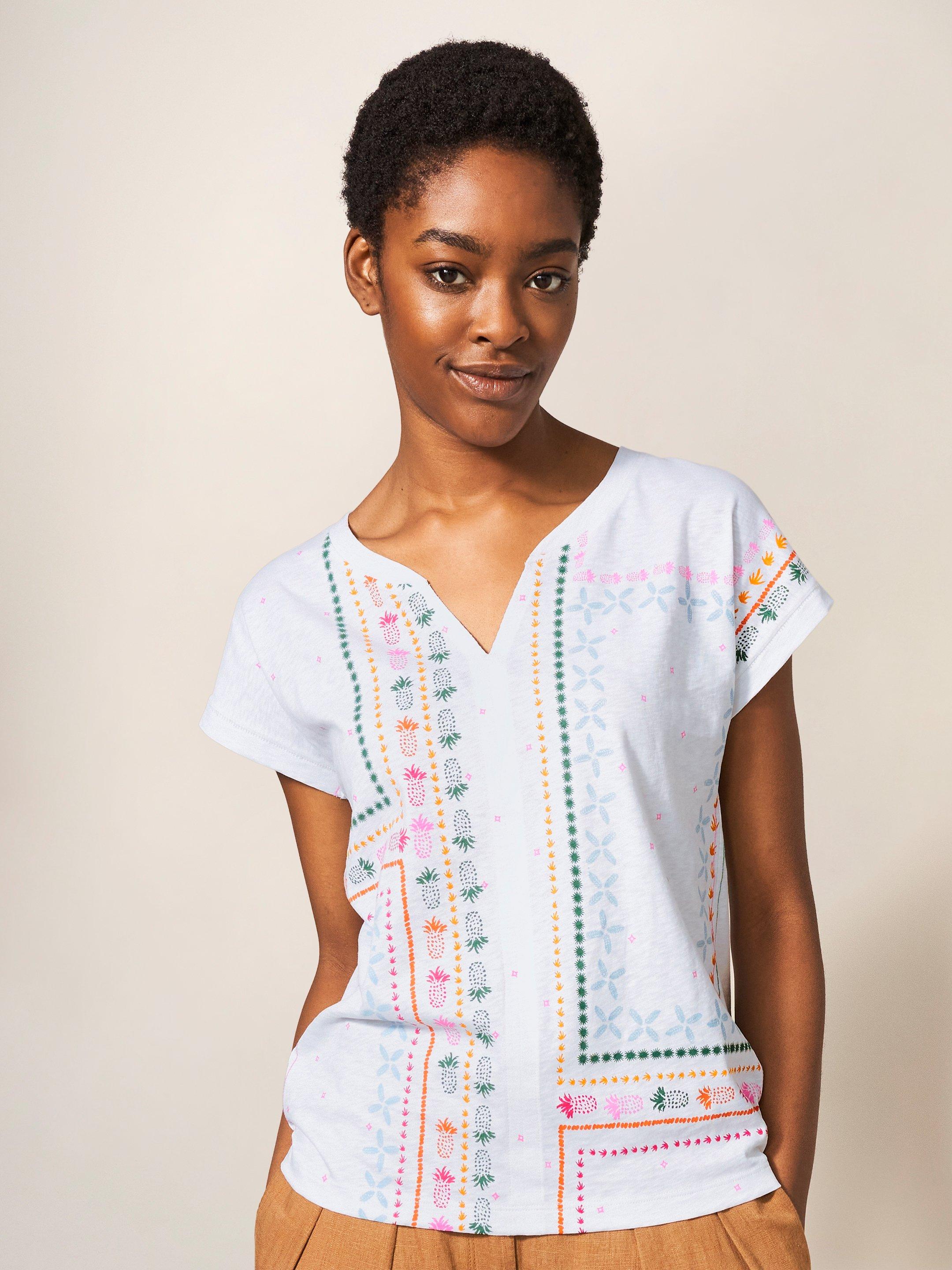 Nelly Print Teeshirt in WHITE PR - LIFESTYLE