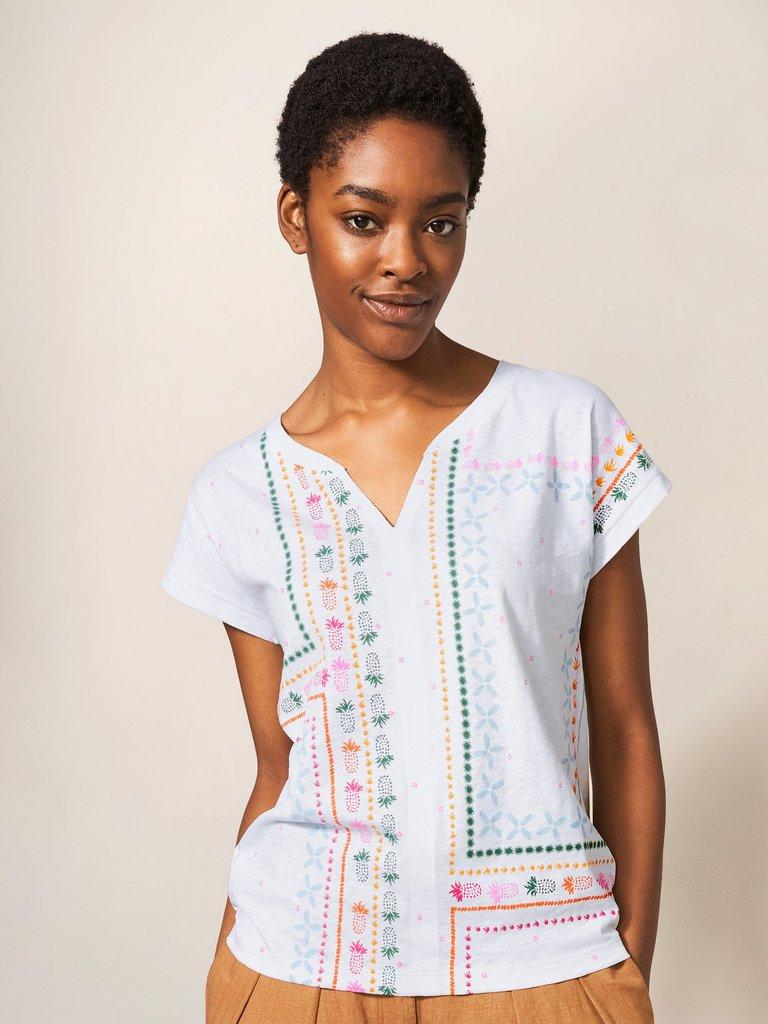 Nelly Print Teeshirt in WHITE PR - LIFESTYLE