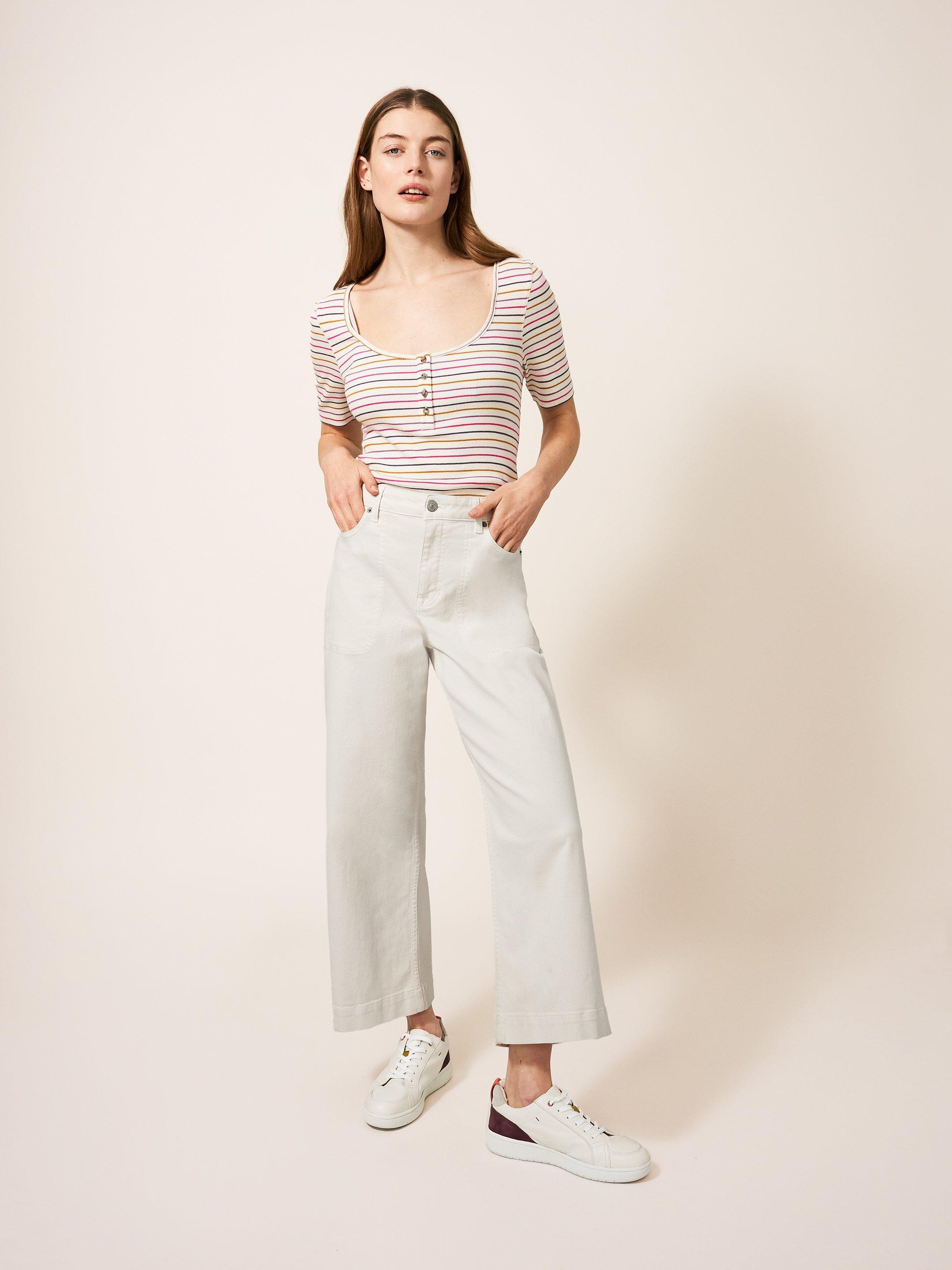 Tia Wide Leg Cropped Jean in LGT NAT - LIFESTYLE