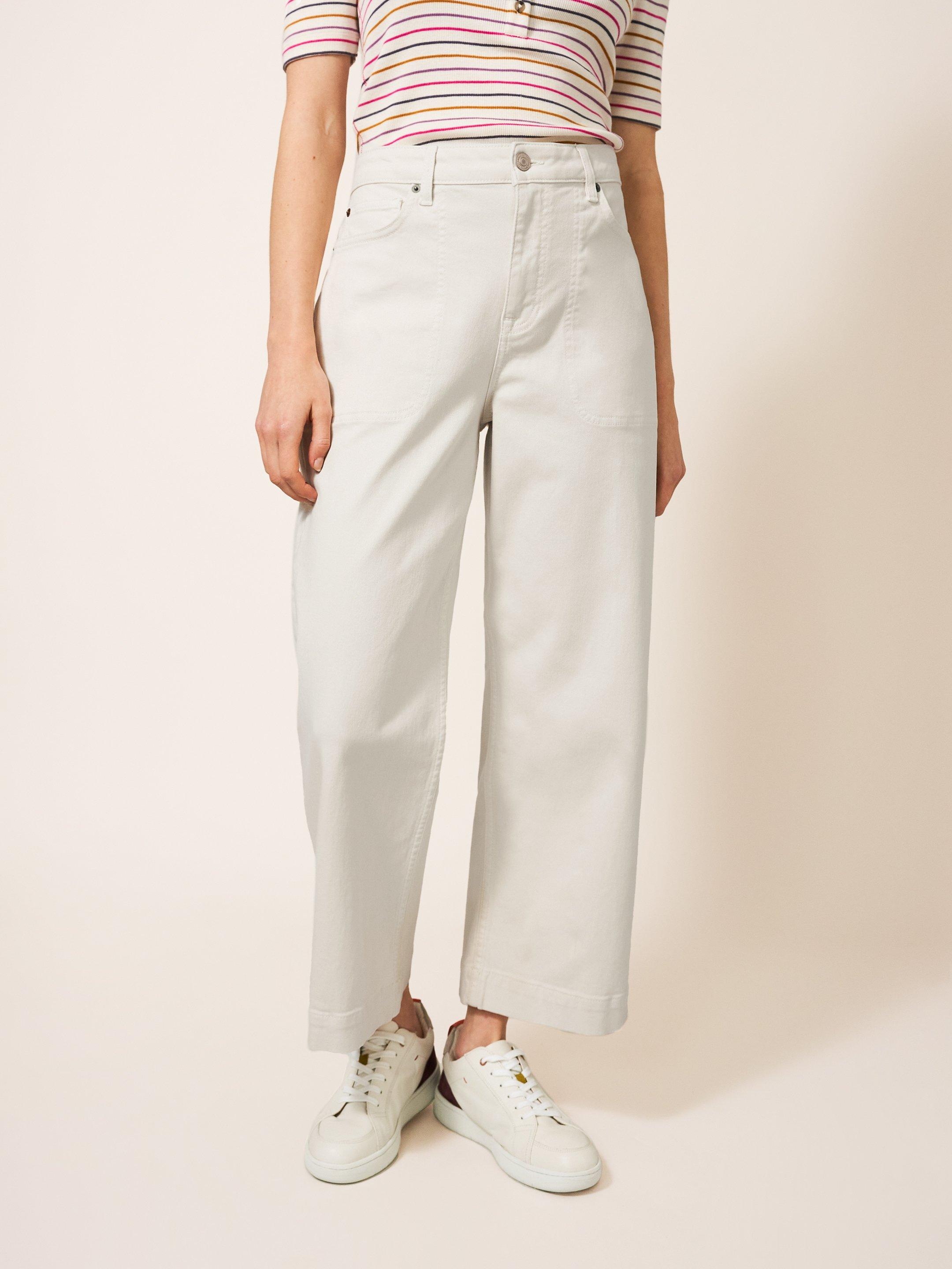 Tia Wide Leg Cropped Jean in LGT NAT - MODEL FRONT