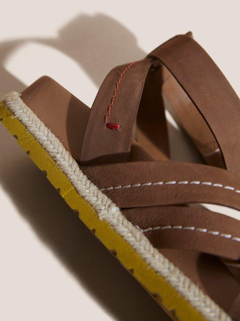 Weave Footbed Sandal in MID TAN - FLAT DETAIL