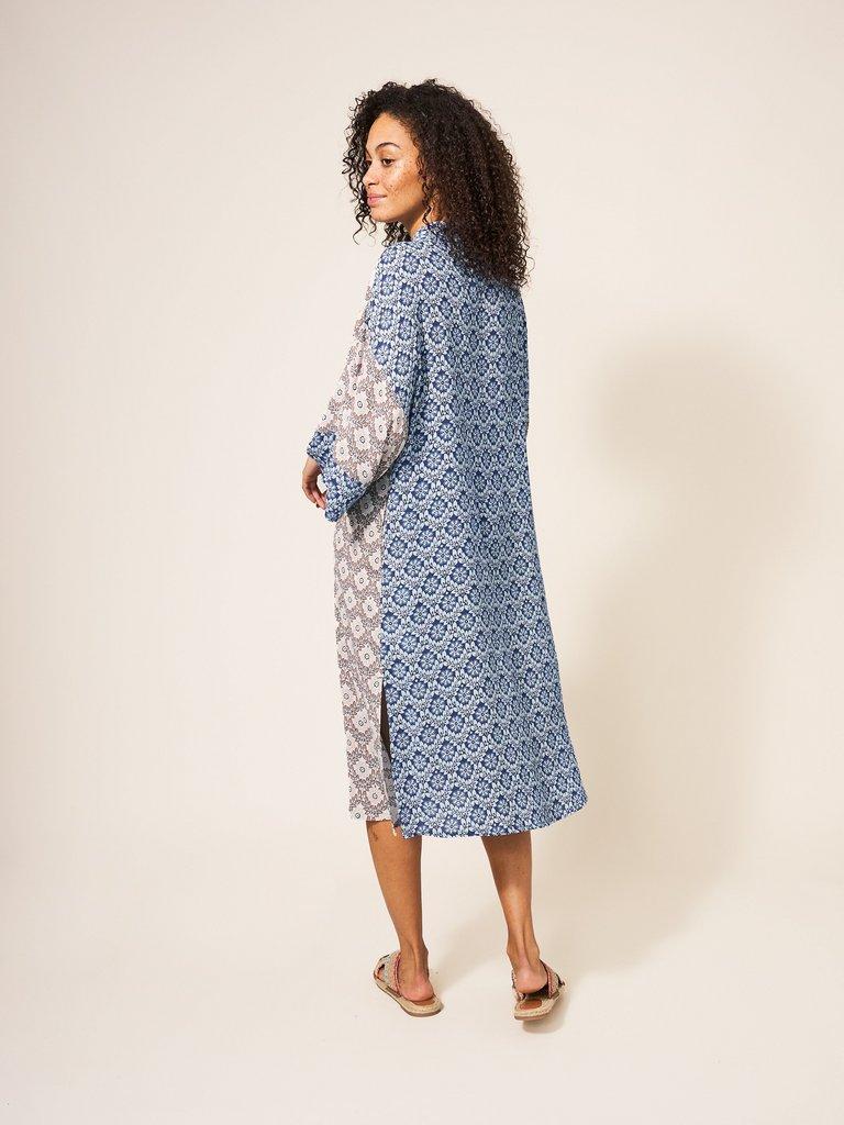Coastal Printed Kimono in BLUE MLT - MODEL BACK