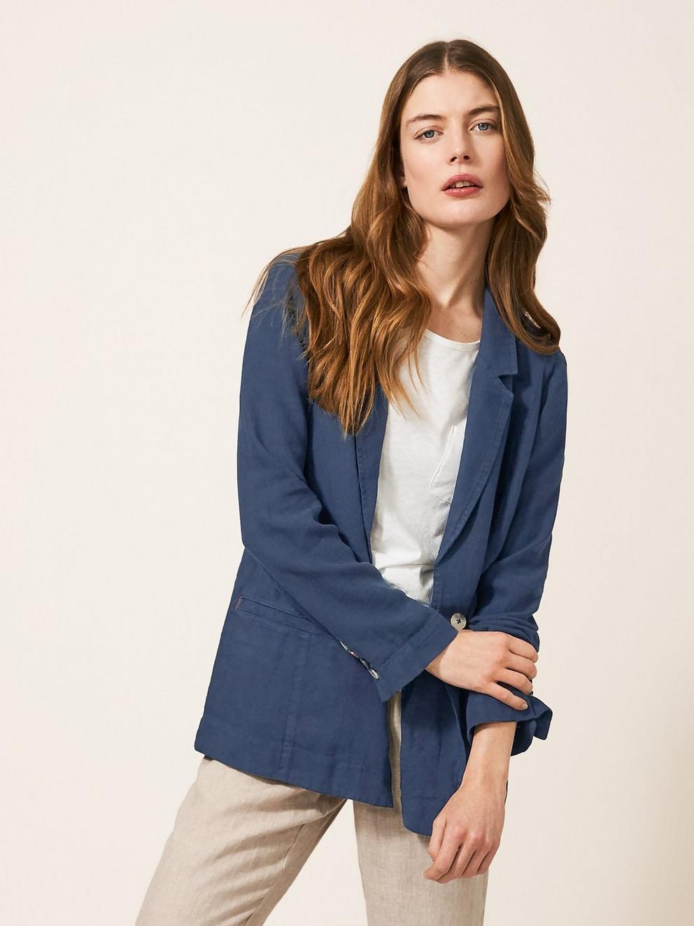 Scarlett Linen Blend Blazer in DARK NAVY - LIFESTYLE