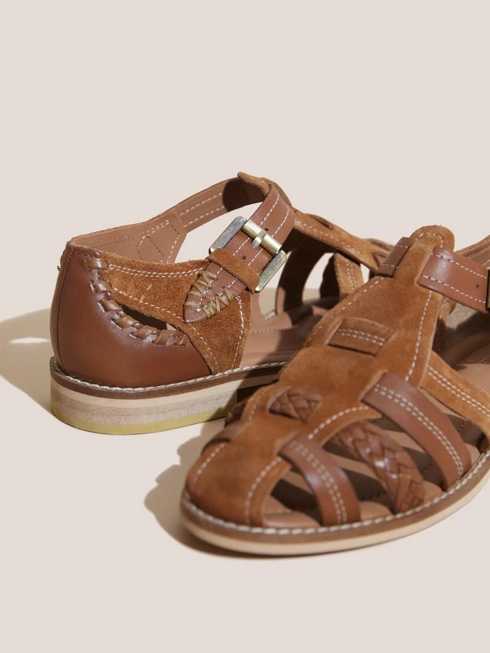 Fisherman Shoe in MID TAN - FLAT DETAIL