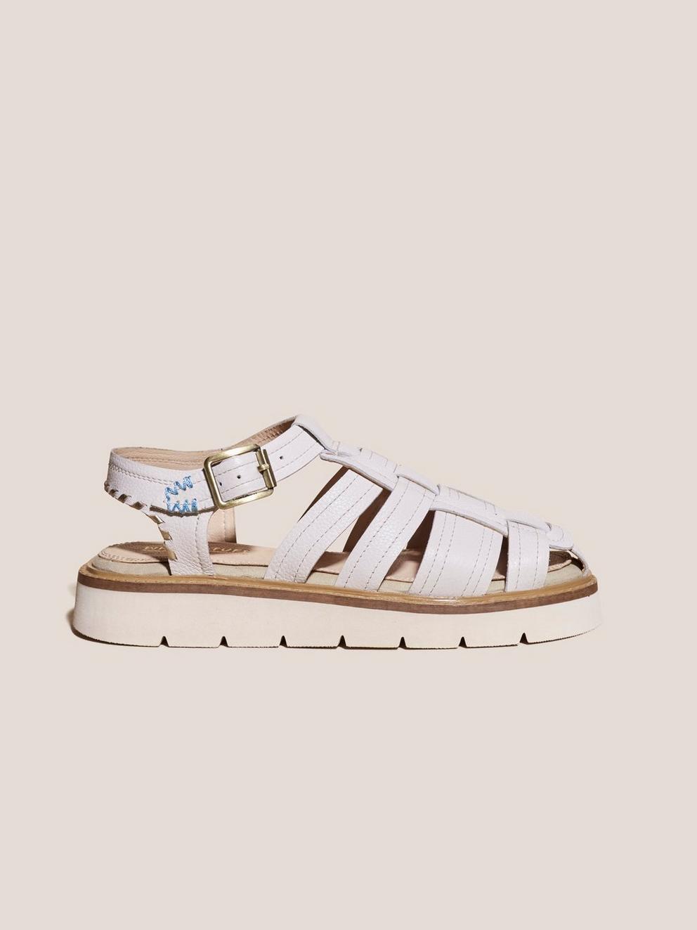 Chunky Fisherman Sandal in LGT NAT - MODEL FRONT