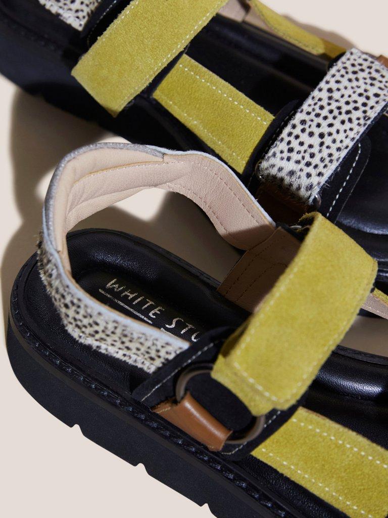 Leather Trek Sandal in BLK MLT - FLAT DETAIL