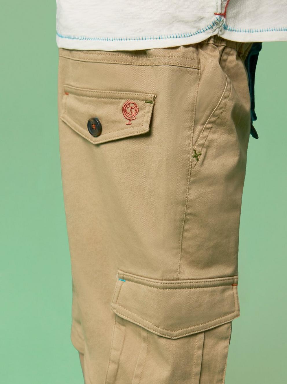 Carter Cargo Short in LGT NAT - MODEL FRONT