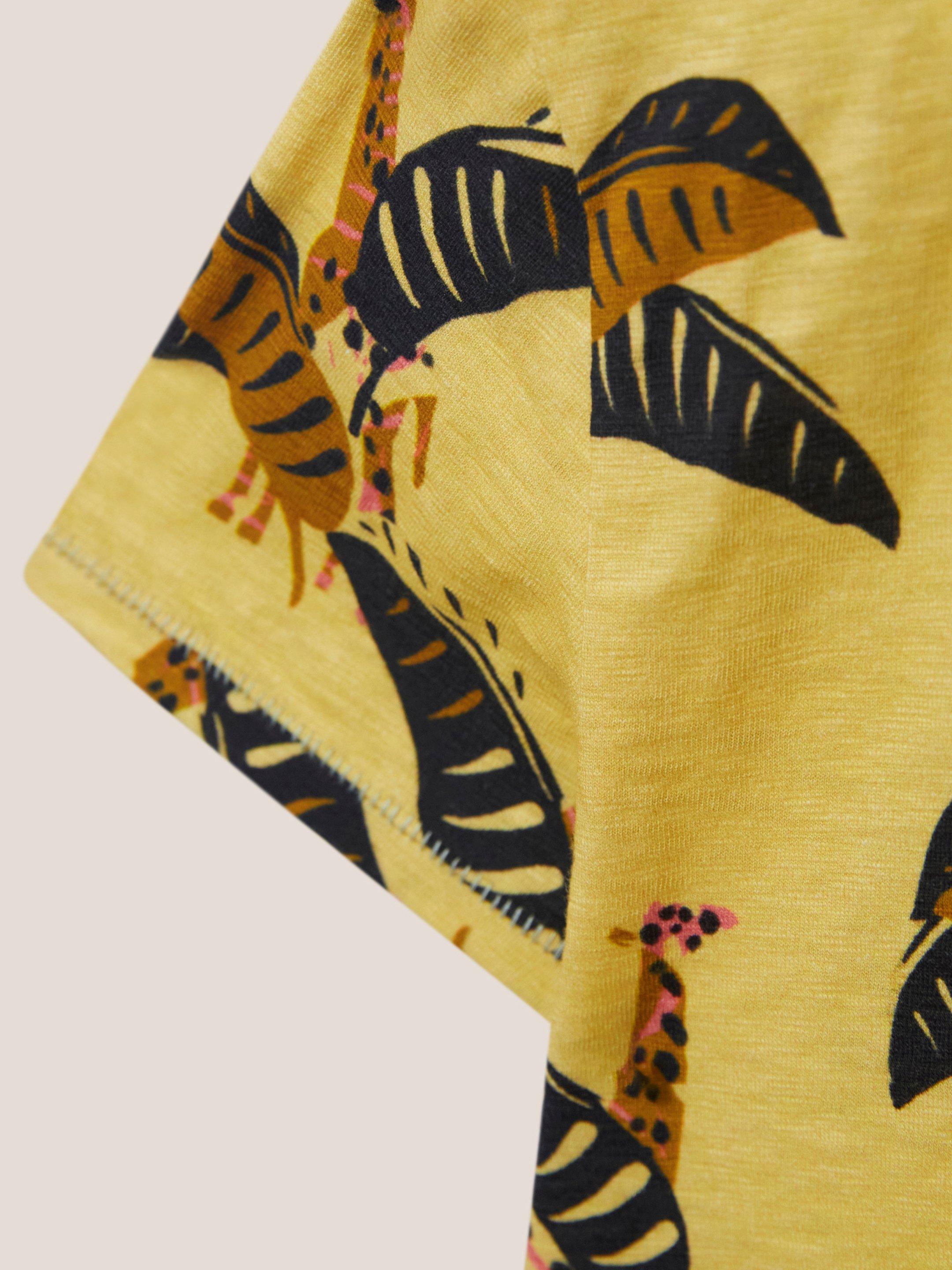 Casey Printed SS T Shirt in YELLOW MLT - FLAT DETAIL