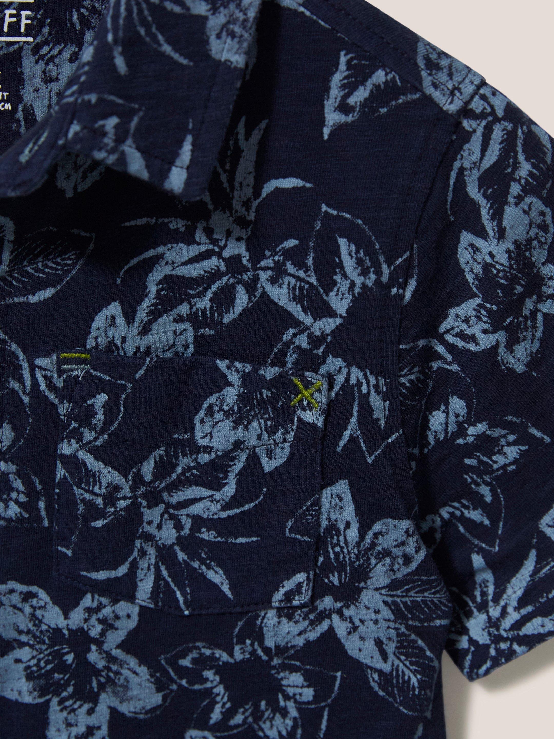 Palm Printed Polo in NAVY PR - FLAT DETAIL
