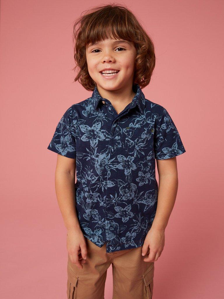 Palm Printed Polo in NAVY PR - MODEL FRONT