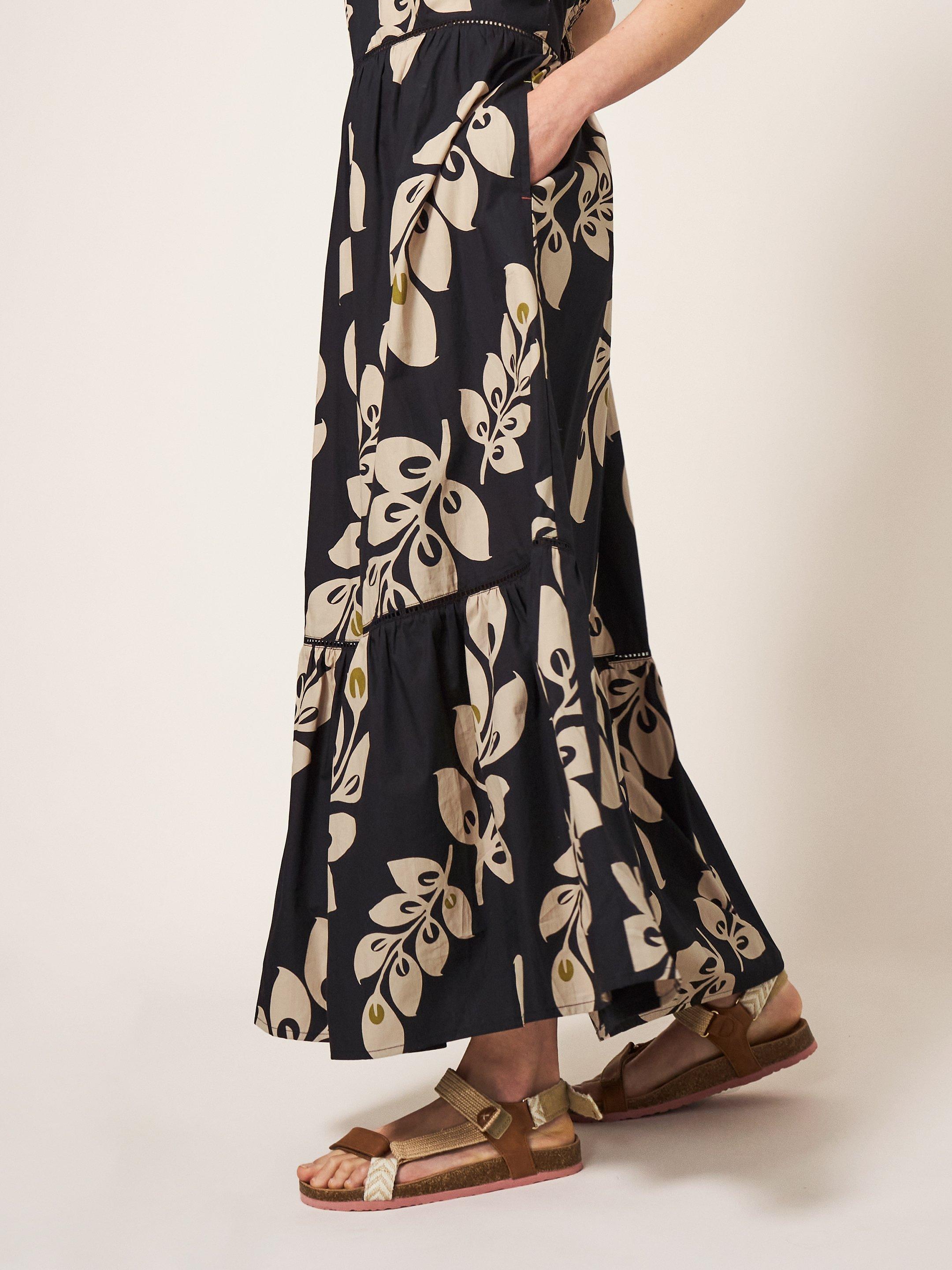 Skylar Cotton Maxi Dress in BLK MLT - MODEL DETAIL
