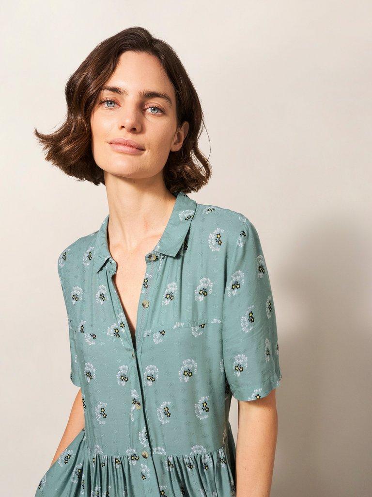 Renee Short Sleeve Midi Shirt Dress in TEAL MLT - MODEL DETAIL