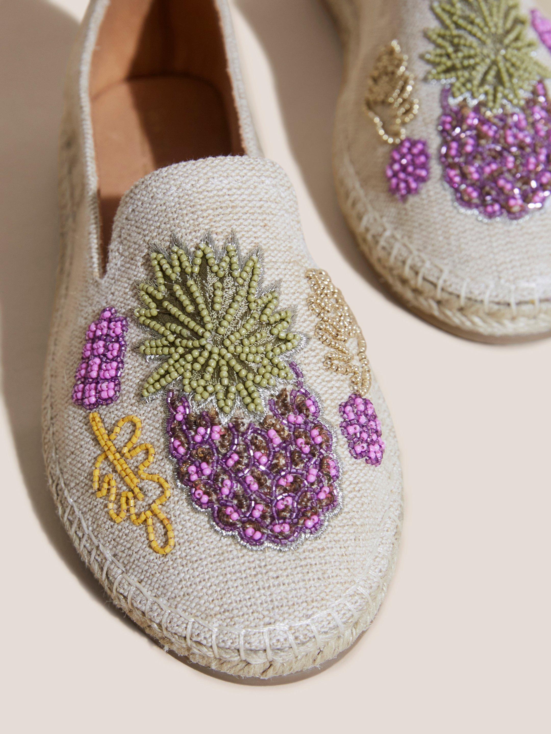 Beaded Pineapple Espadrille in NAT MLT - FLAT DETAIL