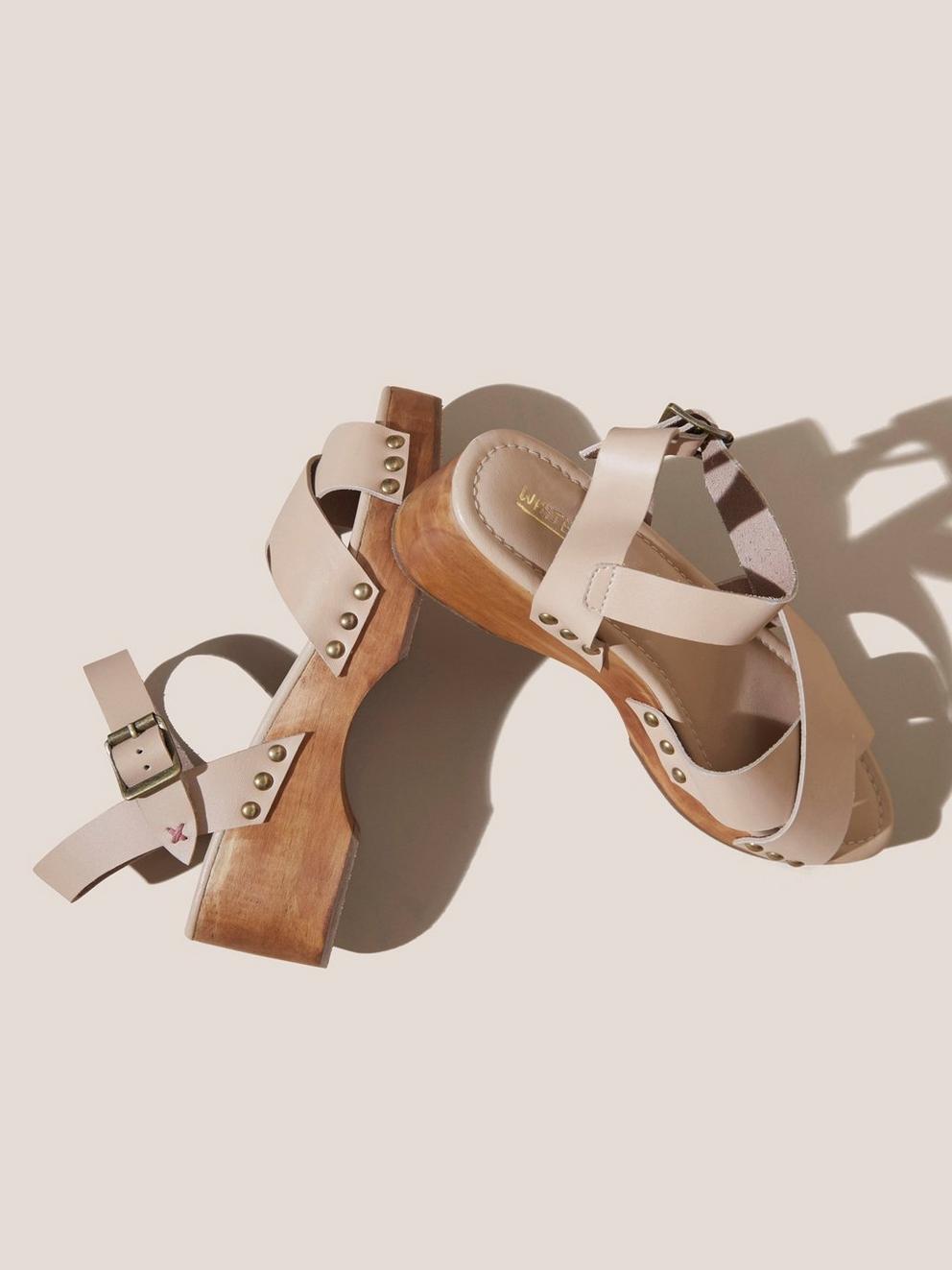 Low Leather Mix Clog in LGT NAT - FLAT BACK