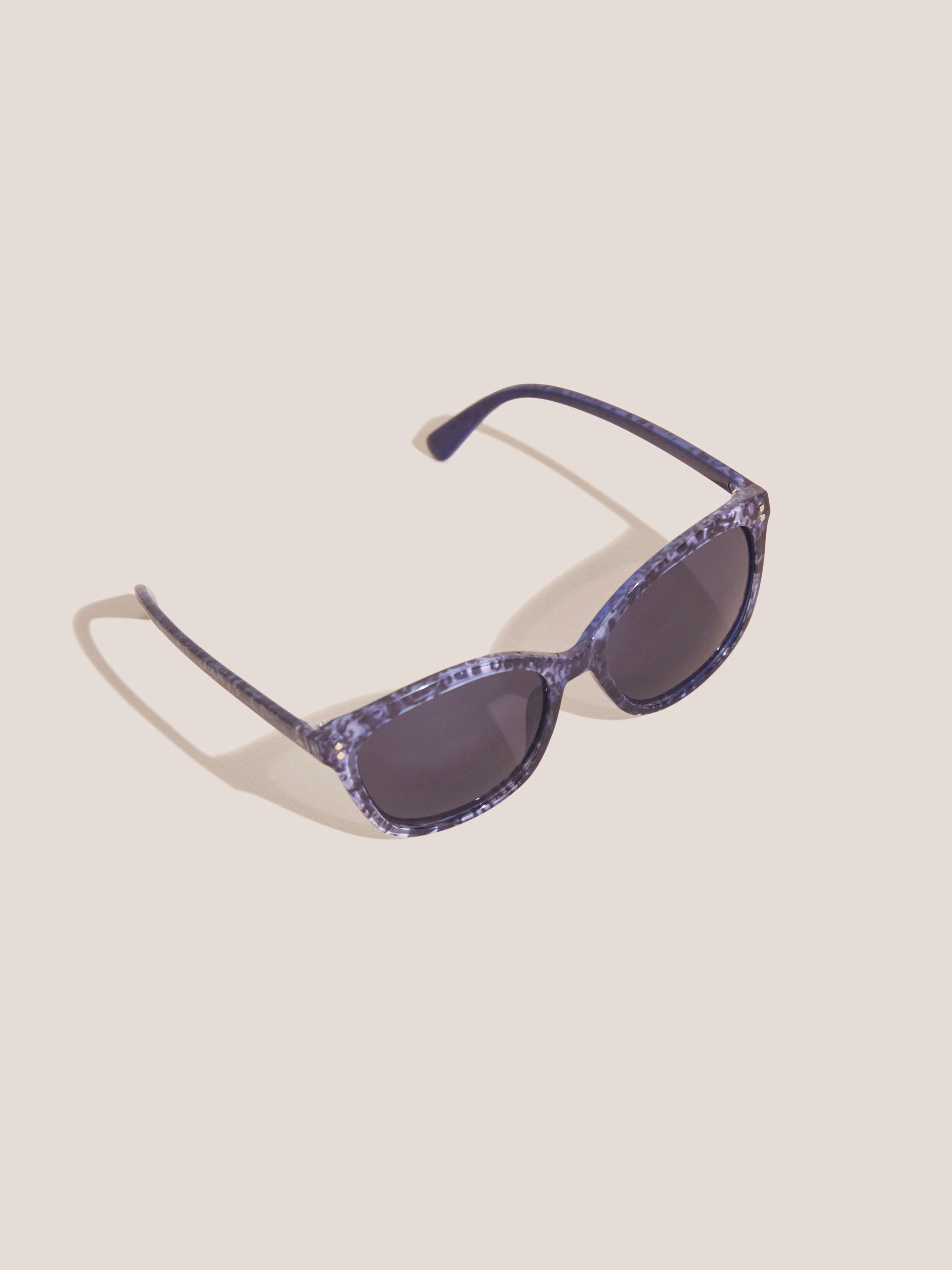 Soft Cateye Sunglasses in DK BLUE - FLAT DETAIL