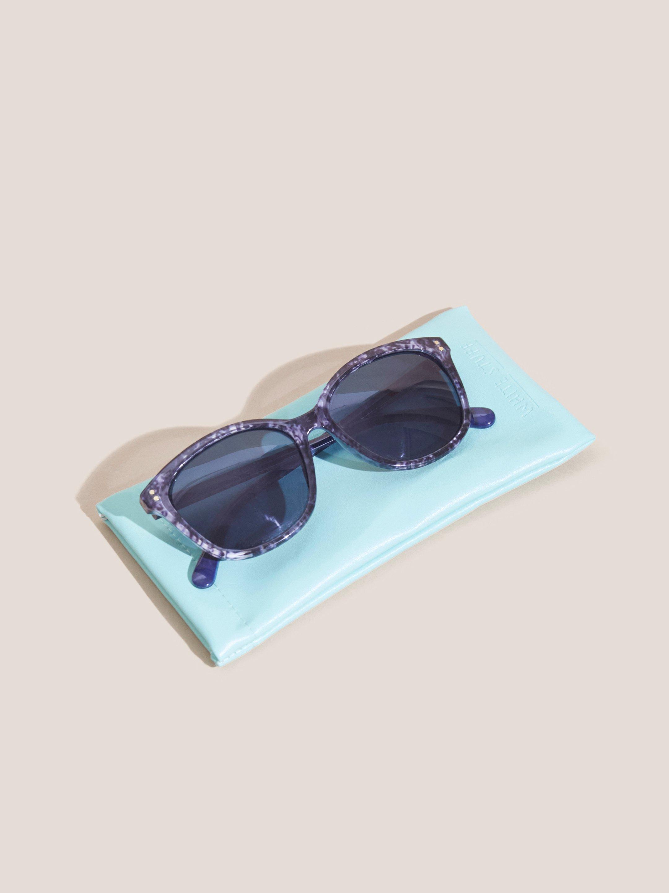 Soft Cateye Sunglasses in DK BLUE - FLAT FRONT