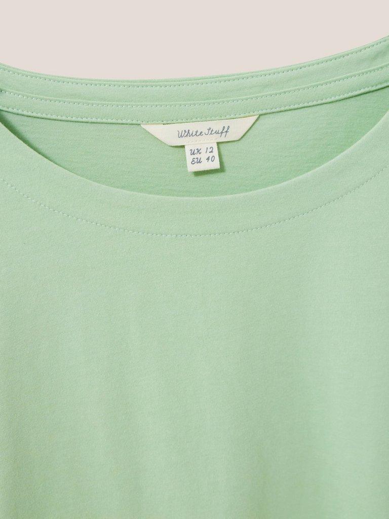 Urban Tee in MID GREEN - FLAT DETAIL