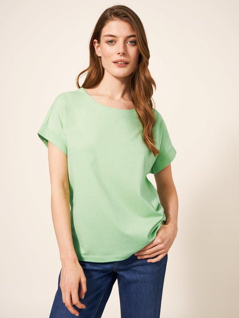 Urban Tee in MID GREEN - LIFESTYLE