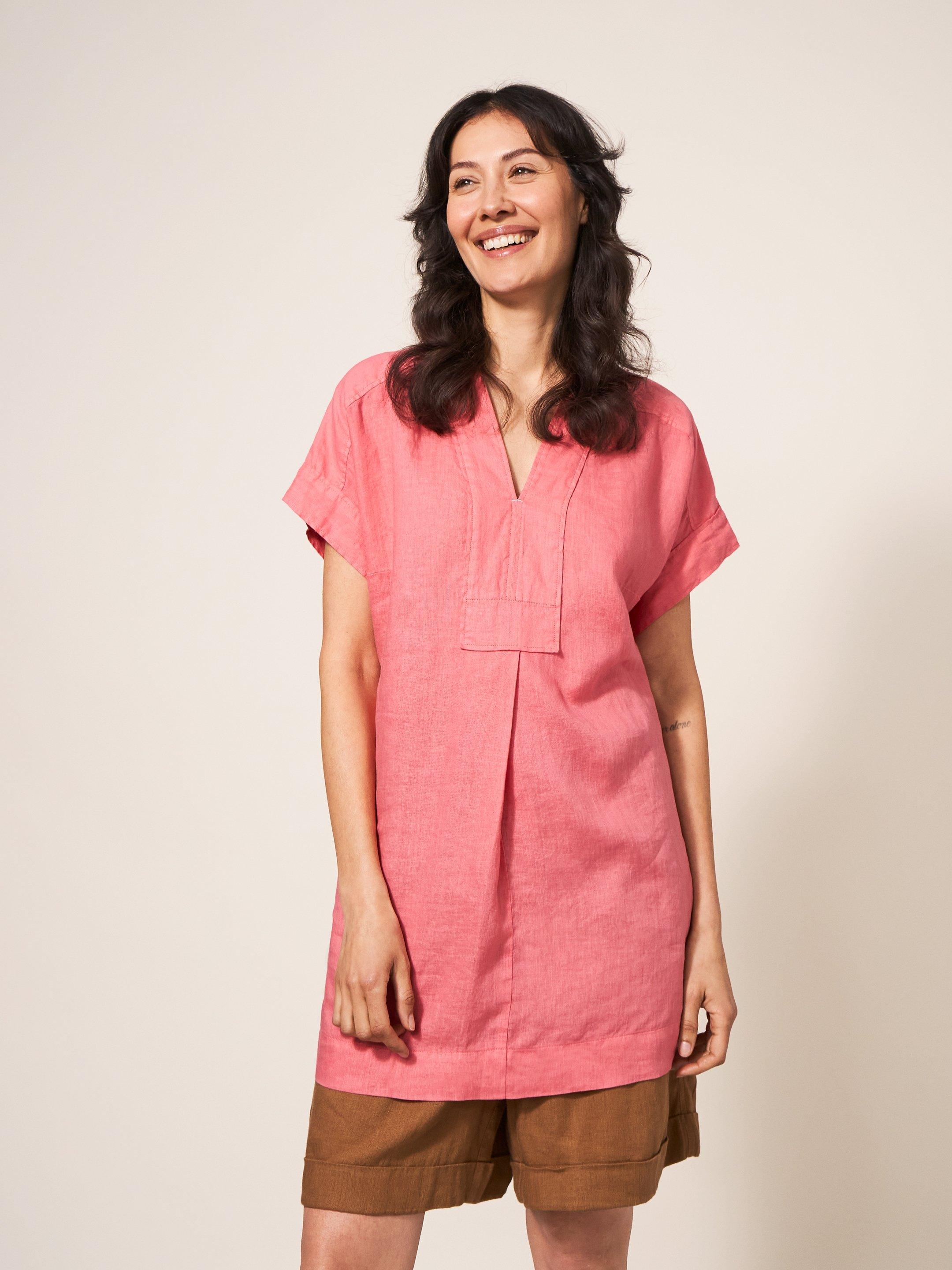 Marianne Linen Tunic Top in MID RED - LIFESTYLE