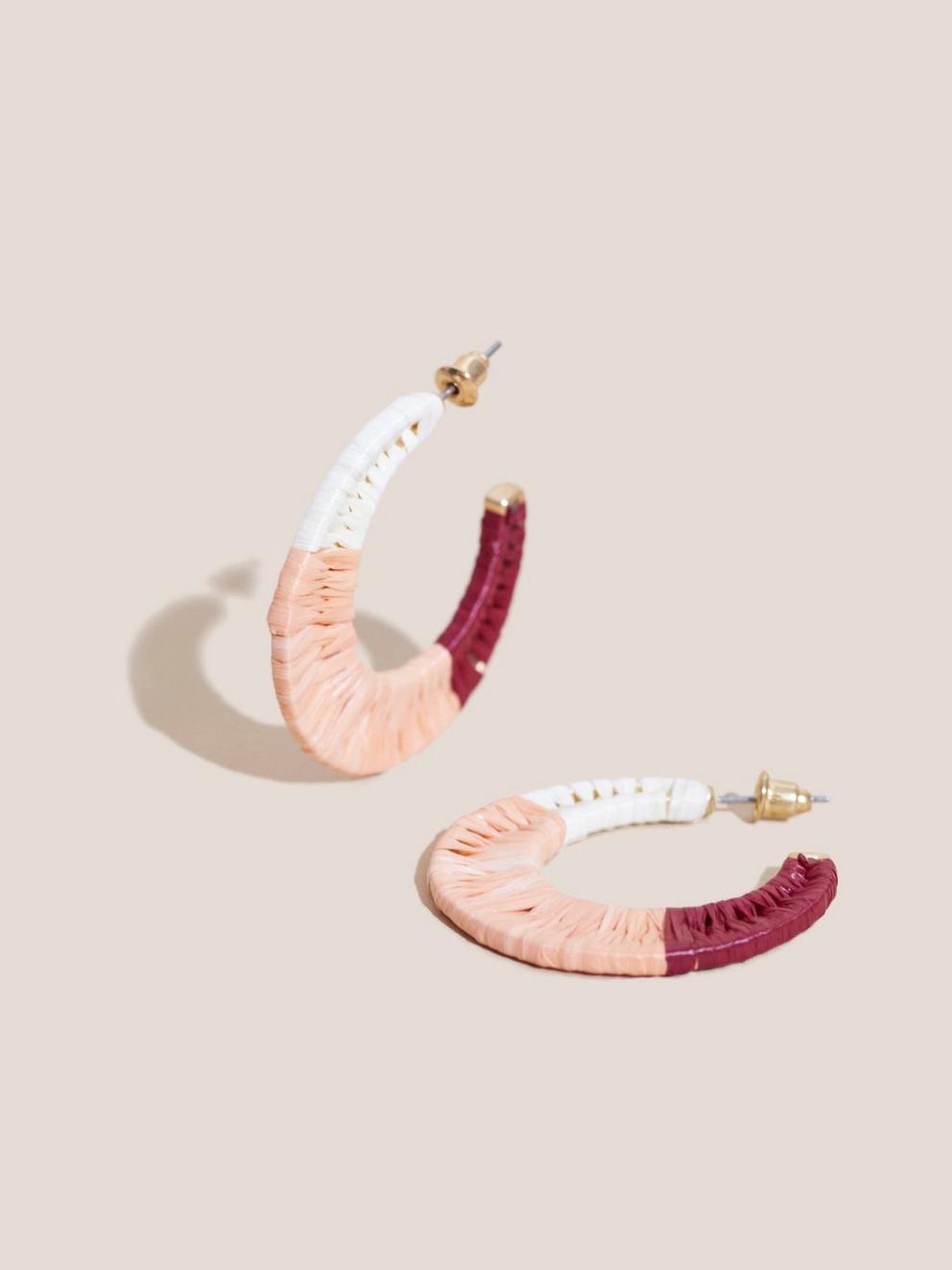 RAFFIA OMBRE HOOP EARRINGS in NAT MLT - FLAT FRONT