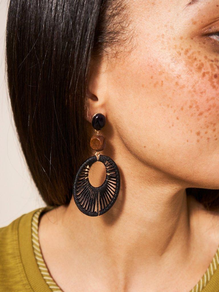 WOVEN CIRCULAR DROP EARRINGS in PURE BLK - LIFESTYLE