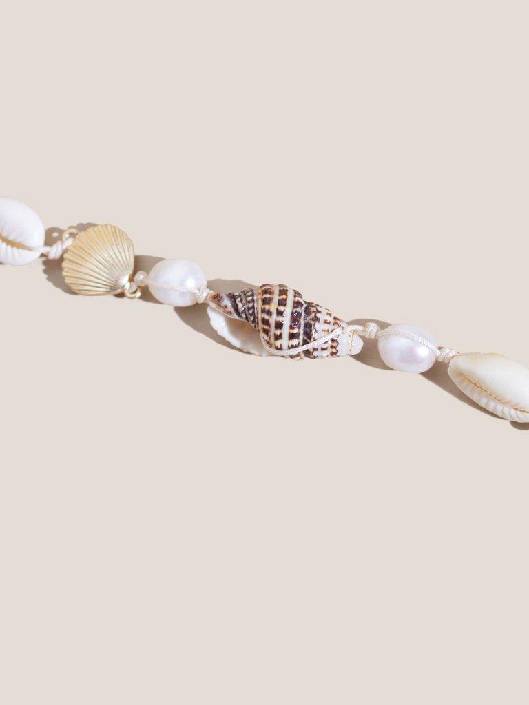 SHELL CHARM BRACELET in GLD TN MET - FLAT FRONT