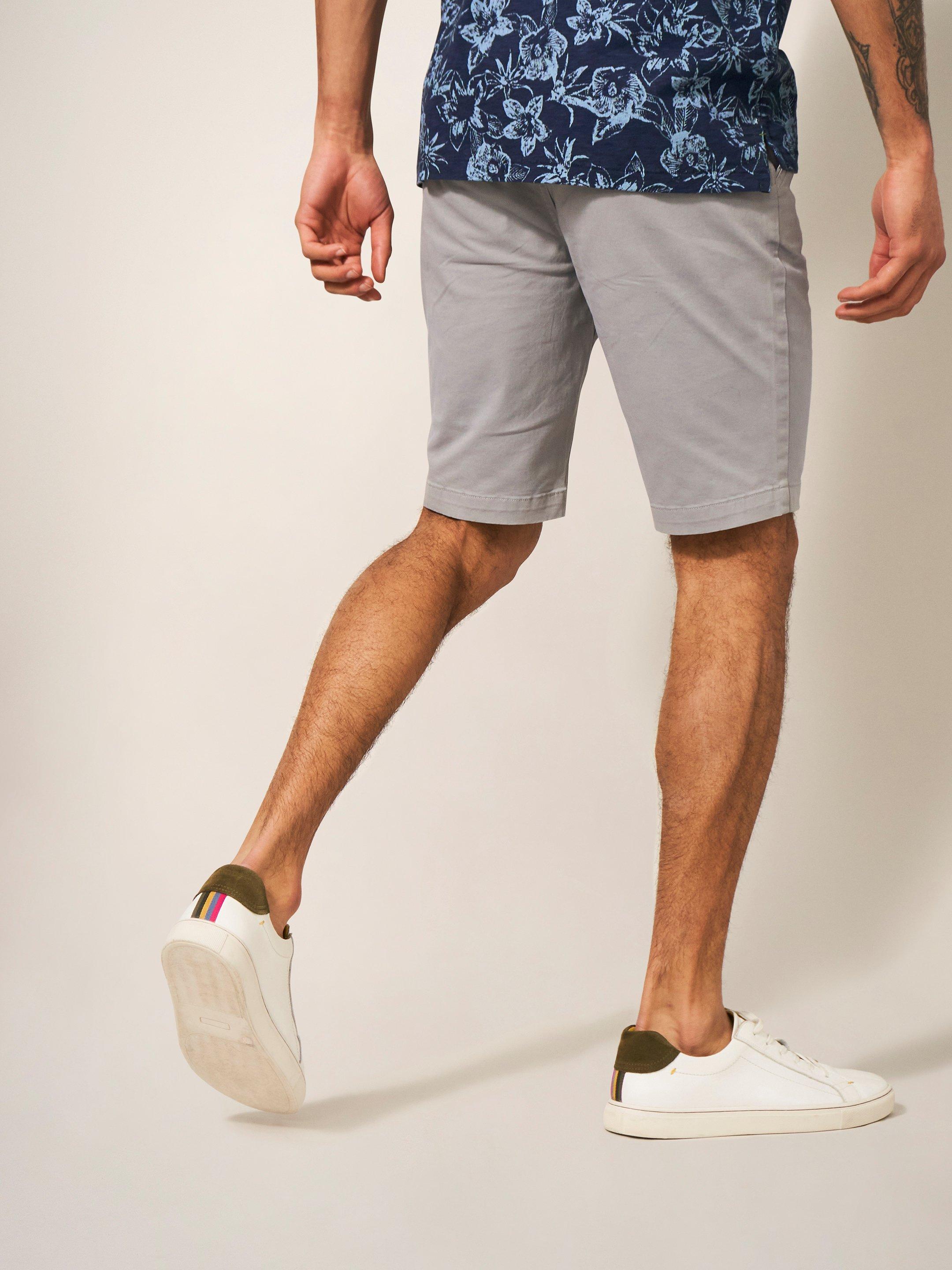 Sutton Slim Fit Chino Short in LGT GREY - MODEL BACK