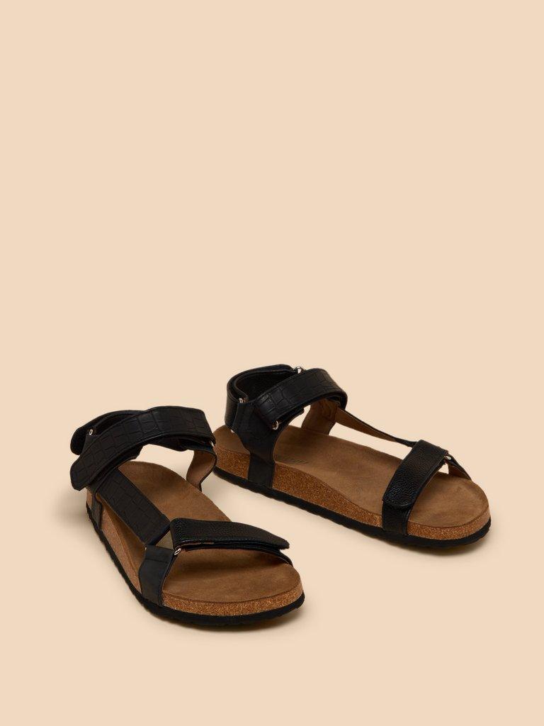 Trek Footbed Sandal in PURE BLK - FLAT FRONT