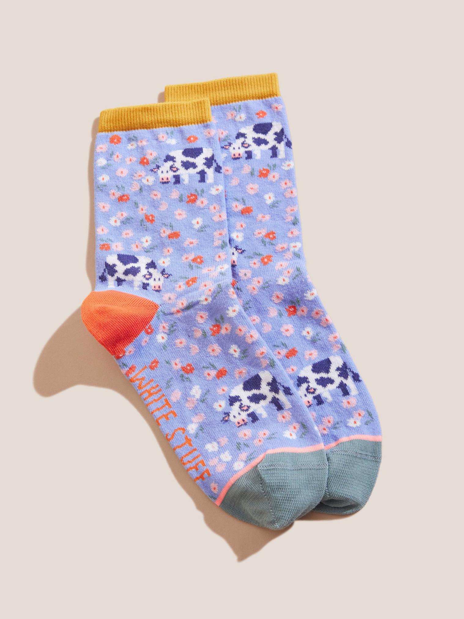 Cow Floral Ankle Socks in BLUE MLT - MODEL FRONT