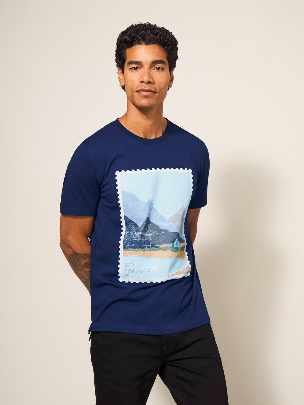 Foroyar Graphic Tshirt in FR NAVY - MODEL DETAIL