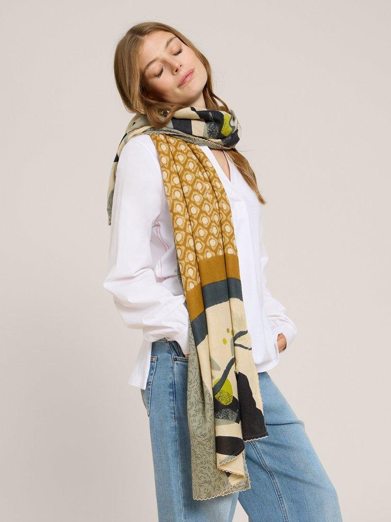 Leaf Print Scarf in GREEN MLT - LIFESTYLE