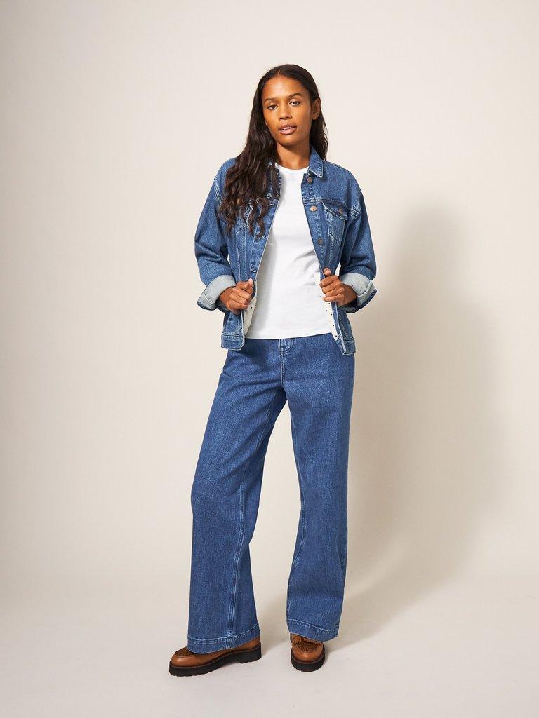 Sadie Wide Leg Jean in DK DENIM - MODEL DETAIL