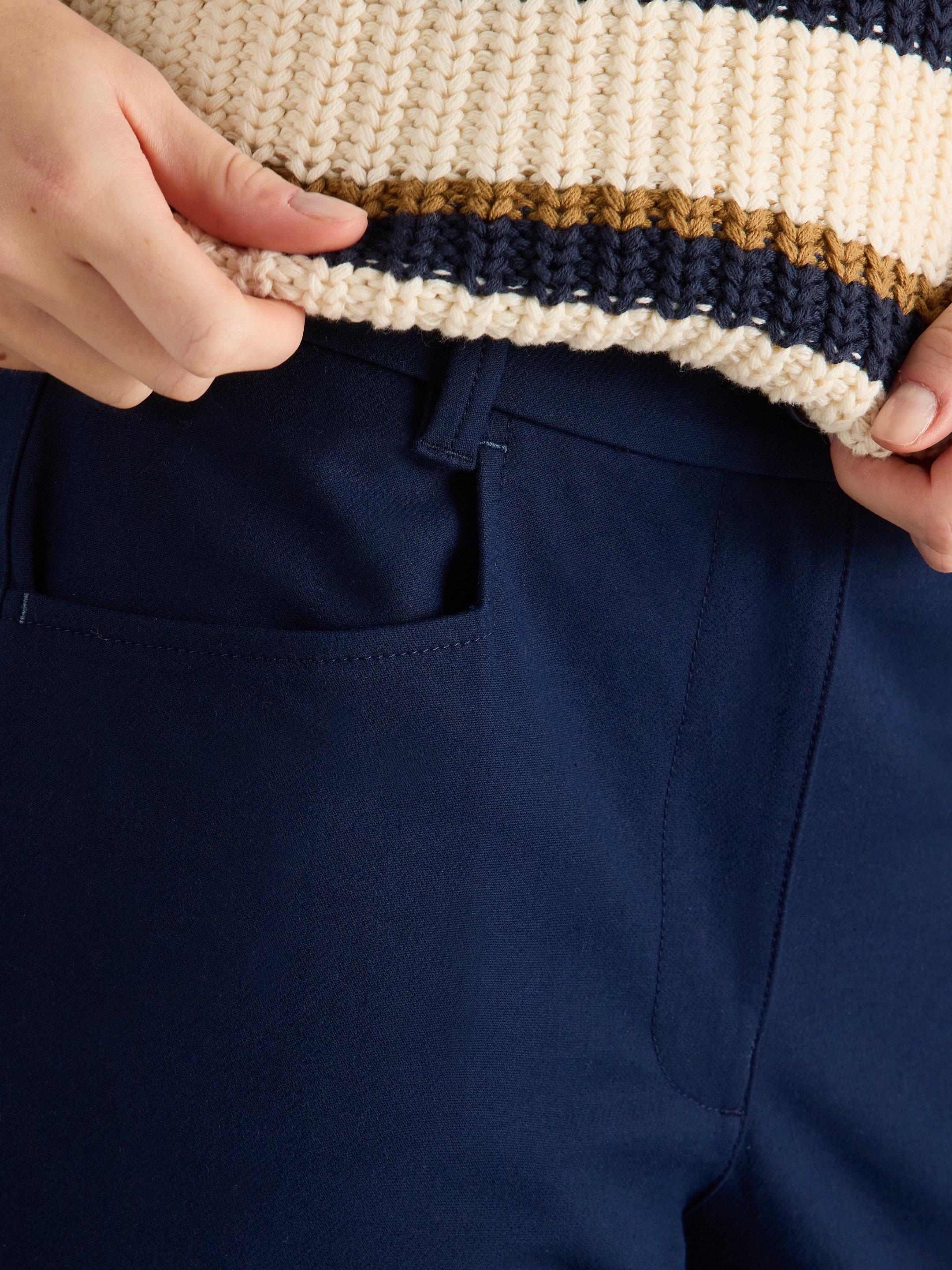 Savannah Stretch Trousers in DARK NAVY - MODEL DETAIL