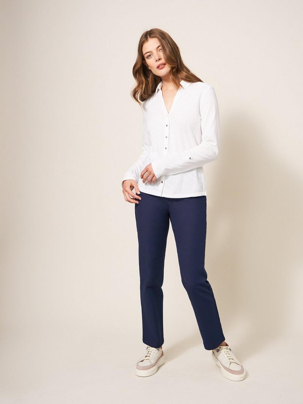 Savannah Stretch Trousers in DARK NAVY - MODEL DETAIL