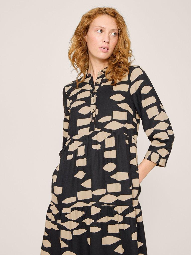 Maya Tiered Shirt Dress in BLK PR - MODEL DETAIL